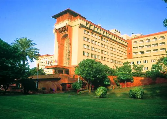 Hoteles de Lujo en Nueva Delhi cerca de Puerta de la India