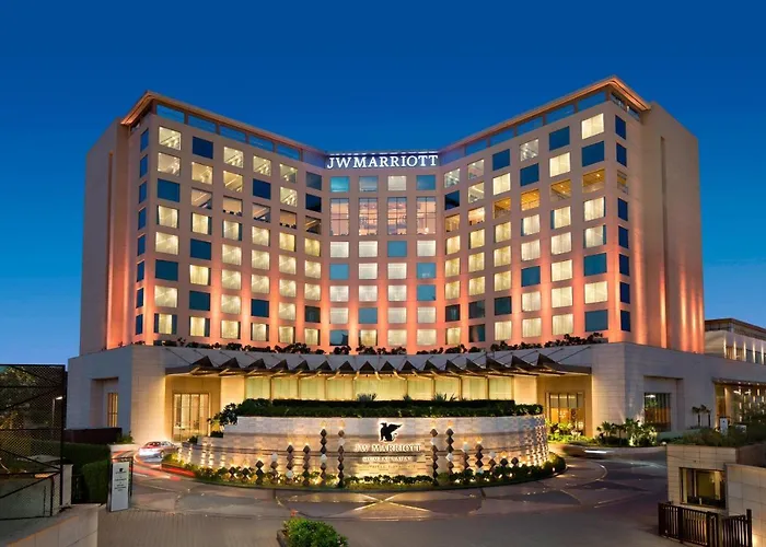 Luxury Hotels in Mumbai near Kemps Corner