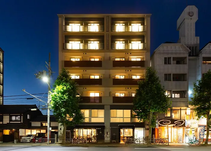 Hoteles Baratos en Kioto 